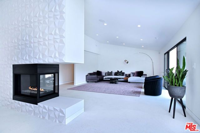 3196 Dona Mema Place, Los Angeles, CA 91604
