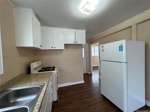 718 Hoawa Street A, Honolulu, HI 96826