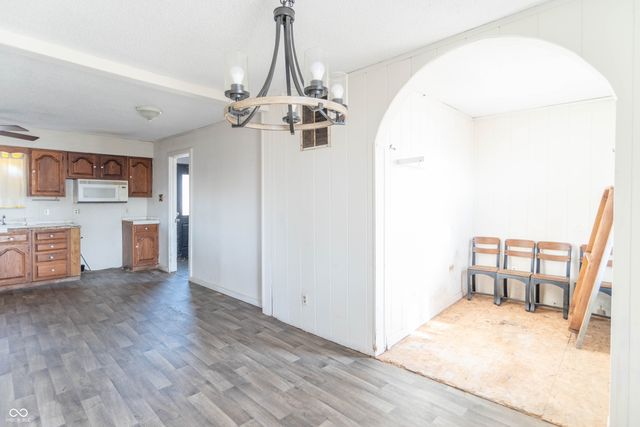 8457 E US 40, Fillmore, IN 46128