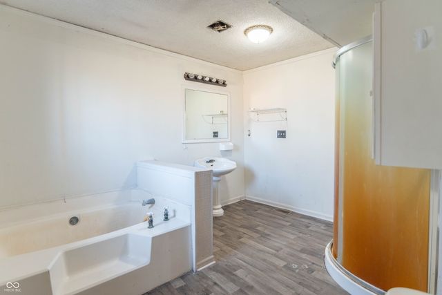 8457 E US 40, Fillmore, IN 46128