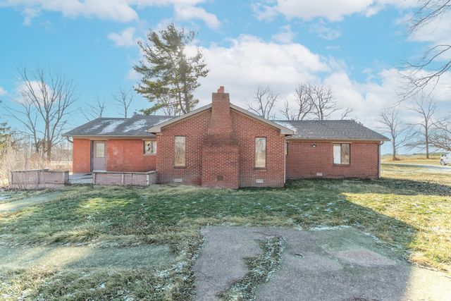 8457 E US 40, Fillmore, IN 46128