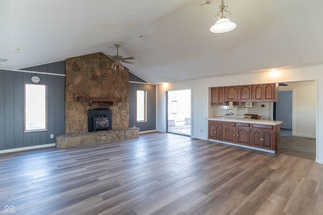 8457 E US 40, Fillmore, IN 46128