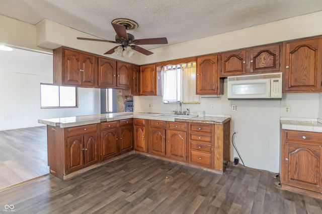 8457 E US 40, Fillmore, IN 46128