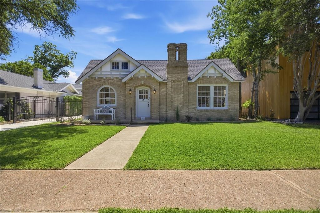 2528 Waits Avenue, Fort Worth, TX 76109