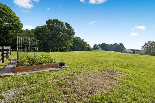 1326 Shahan Rd, Ashland City, TN 37015