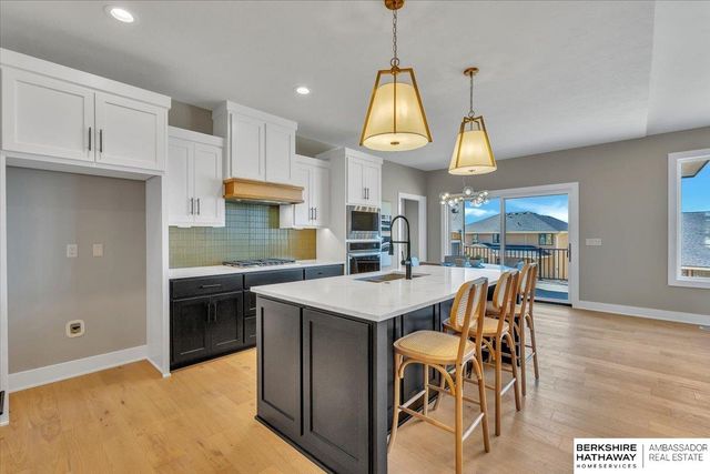 21348 Laurel Circle, Elkhorn, NE 68022