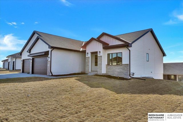 21348 Laurel Circle, Elkhorn, NE 68022