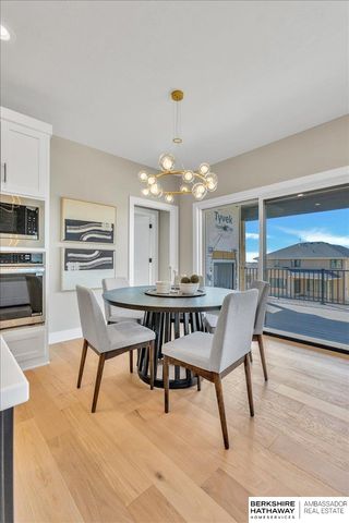 21348 Laurel Circle, Elkhorn, NE 68022
