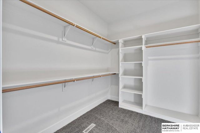 21348 Laurel Circle, Elkhorn, NE 68022