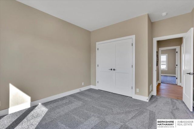 21348 Laurel Circle, Elkhorn, NE 68022