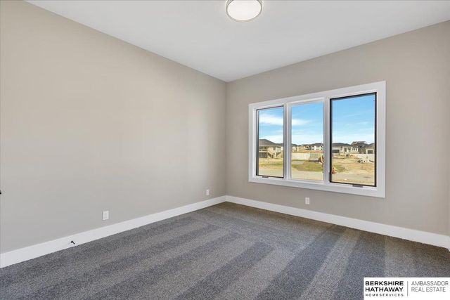 21348 Laurel Circle, Elkhorn, NE 68022