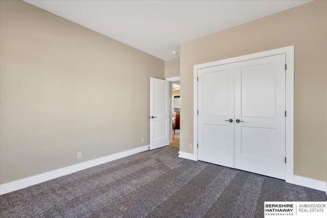 21348 Laurel Circle, Elkhorn, NE 68022