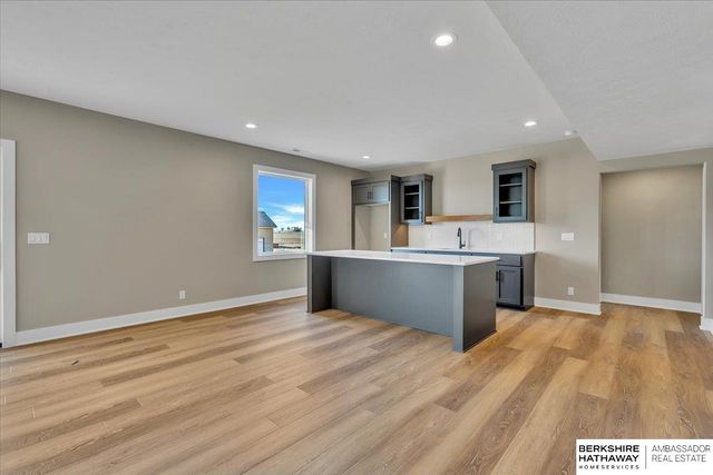 21348 Laurel Circle, Elkhorn, NE 68022