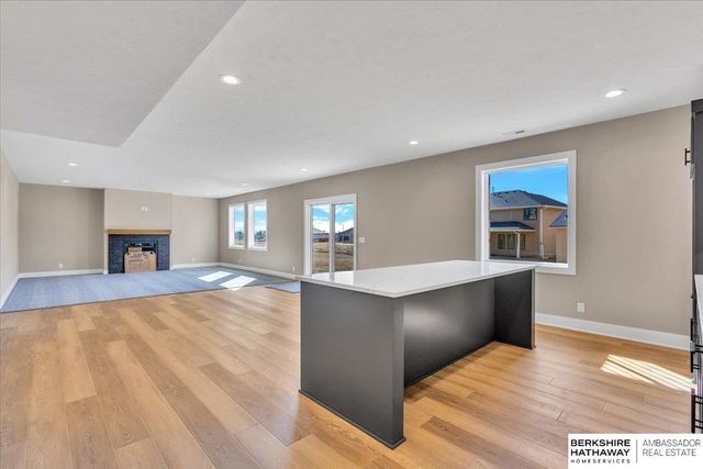 21348 Laurel Circle, Elkhorn, NE 68022