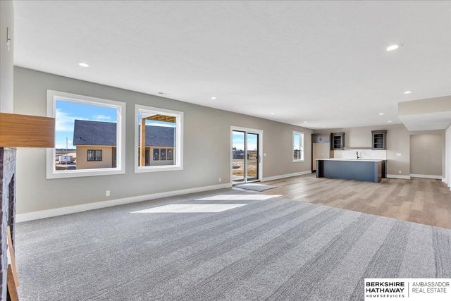 21348 Laurel Circle, Elkhorn, NE 68022
