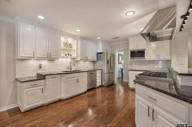 6101 Sutherland, Tyler, TX 75703