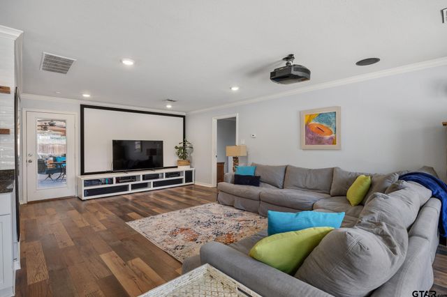 6101 Sutherland, Tyler, TX 75703