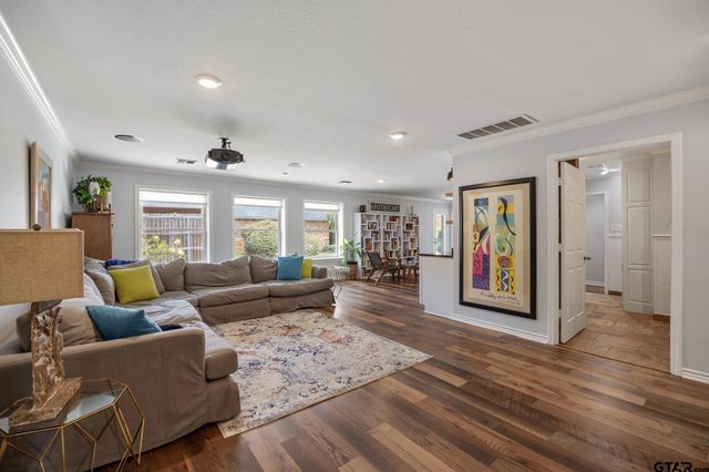 6101 Sutherland, Tyler, TX 75703