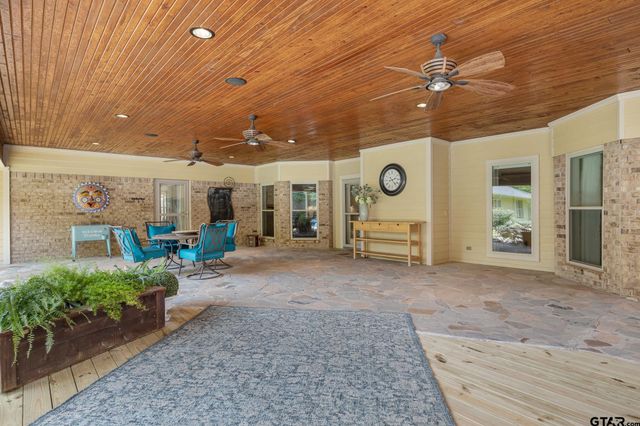 6101 Sutherland, Tyler, TX 75703