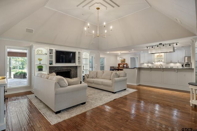 6101 Sutherland, Tyler, TX 75703