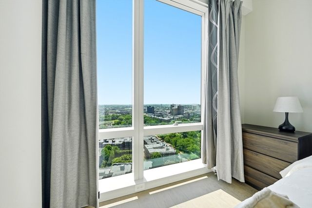 188 Brookline Ave 24F, Boston, MA 02215