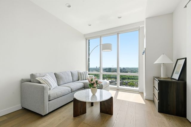 188 Brookline Ave 24F, Boston, MA 02215