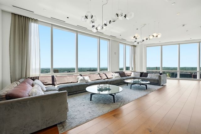 188 Brookline Ave 24F, Boston, MA 02215
