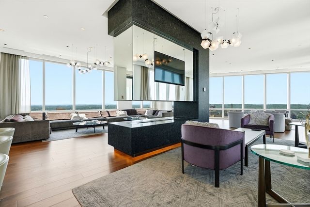 188 Brookline Ave 24F, Boston, MA 02215