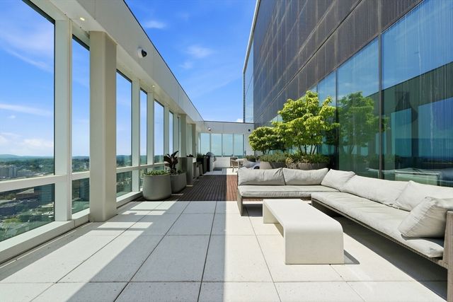 188 Brookline Ave 24F, Boston, MA 02215