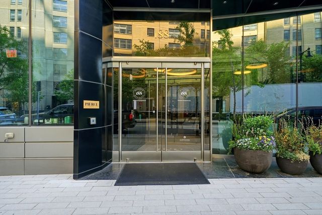 188 Brookline Ave 24F, Boston, MA 02215