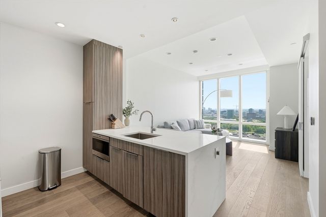 188 Brookline Ave 24F, Boston, MA 02215