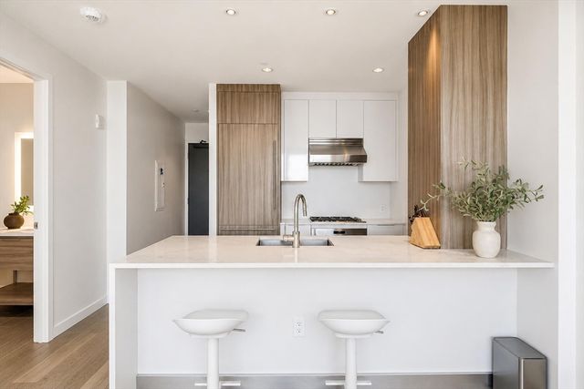 188 Brookline Ave 24F, Boston, MA 02215