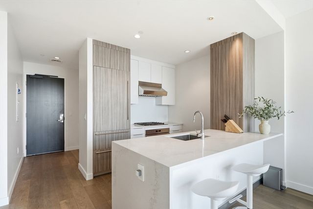188 Brookline Ave 24F, Boston, MA 02215