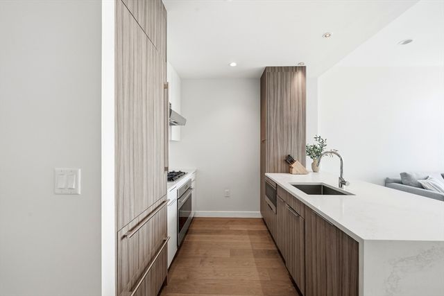 188 Brookline Ave 24F, Boston, MA 02215