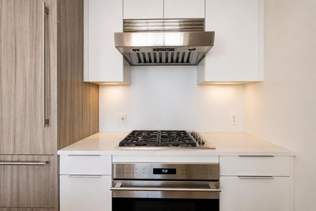 188 Brookline Ave 24F, Boston, MA 02215