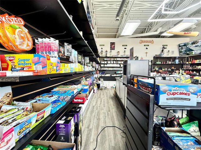 1090 Inkster, Inkster, MI 48141