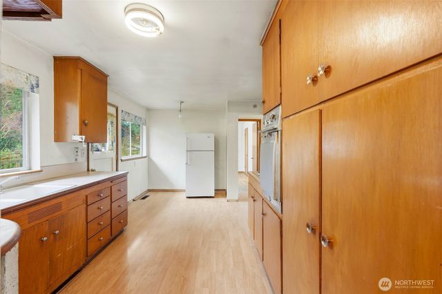 10012 8th Avenue NW, Seattle, WA 98177