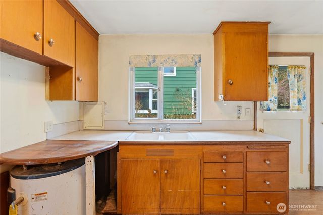 10012 8th Avenue NW, Seattle, WA 98177