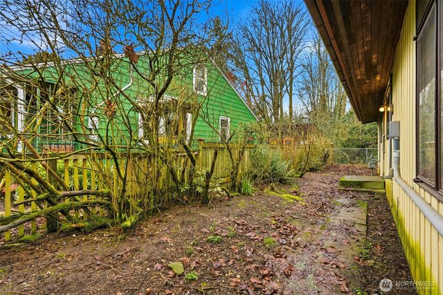 10012 8th Avenue NW, Seattle, WA 98177