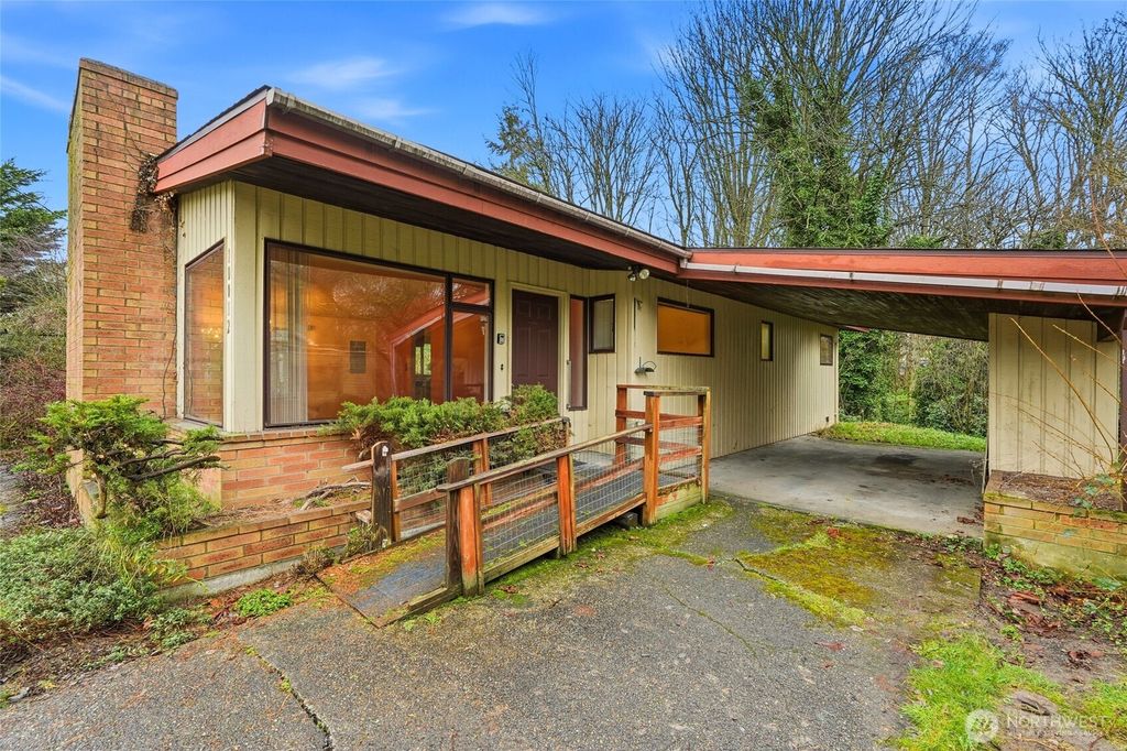 10012 8th Avenue NW, Seattle, WA 98177