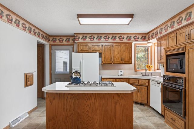 2107 189th Avenue NE, Cedar, MN 55011