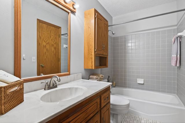 2107 189th Avenue NE, Cedar, MN 55011