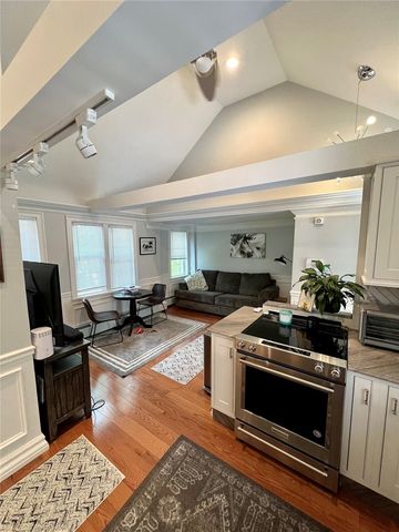 9 Old Jenckes Hill Road 3, Lincoln, RI 02865