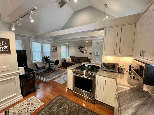 9 Old Jenckes Hill Road 3, Lincoln, RI 02865