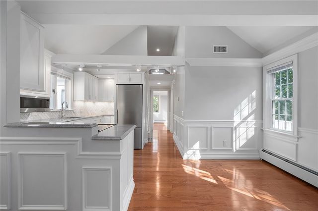 9 Old Jenckes Hill Road 3, Lincoln, RI 02865