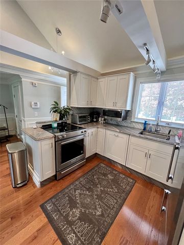 9 Old Jenckes Hill Road 3, Lincoln, RI 02865