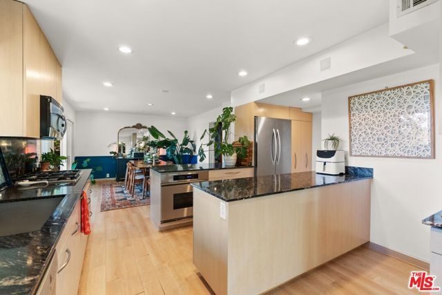 6630 Whitley Terrace, Los Angeles, CA 90068