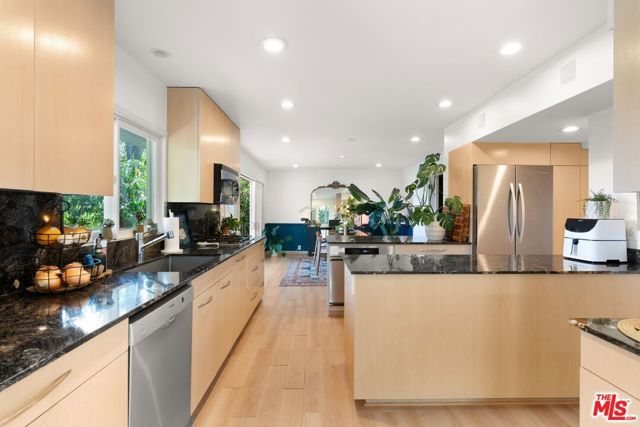 6630 Whitley Terrace, Los Angeles, CA 90068
