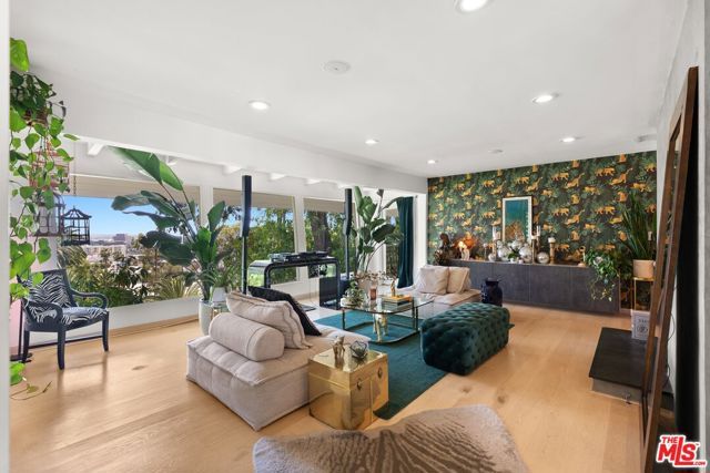6630 Whitley Terrace, Los Angeles, CA 90068