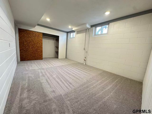 731 N 57th Street, Lincoln, NE 68505